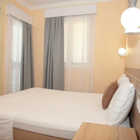Number One Hotell 3*