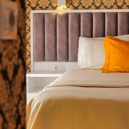 Number One 3* Gjirokastër